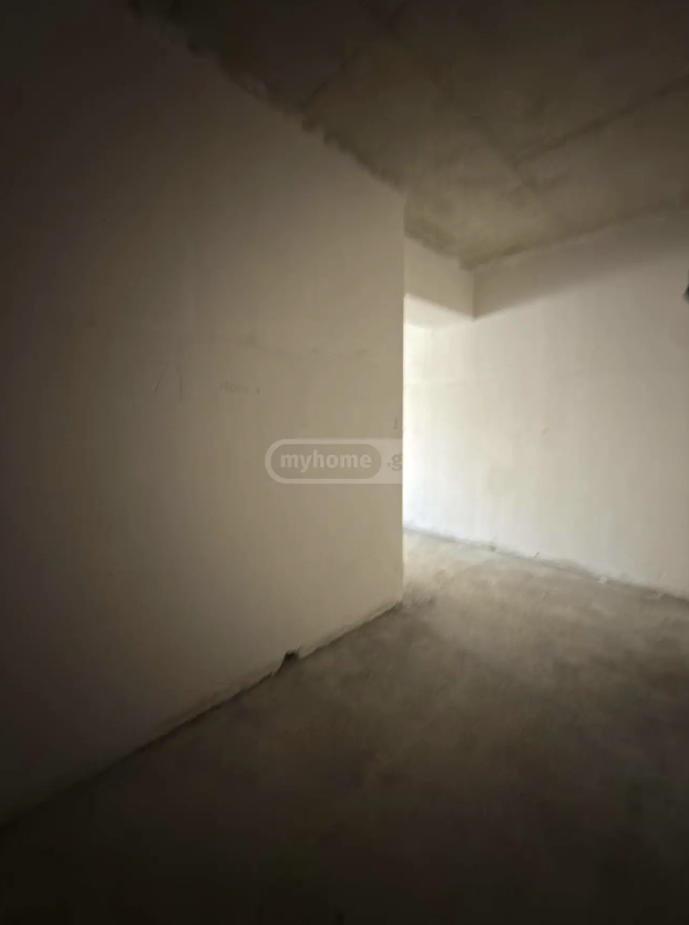 იყიდება 3 ოთახიანი ბინა ნუცუბიძის ფერდობზე